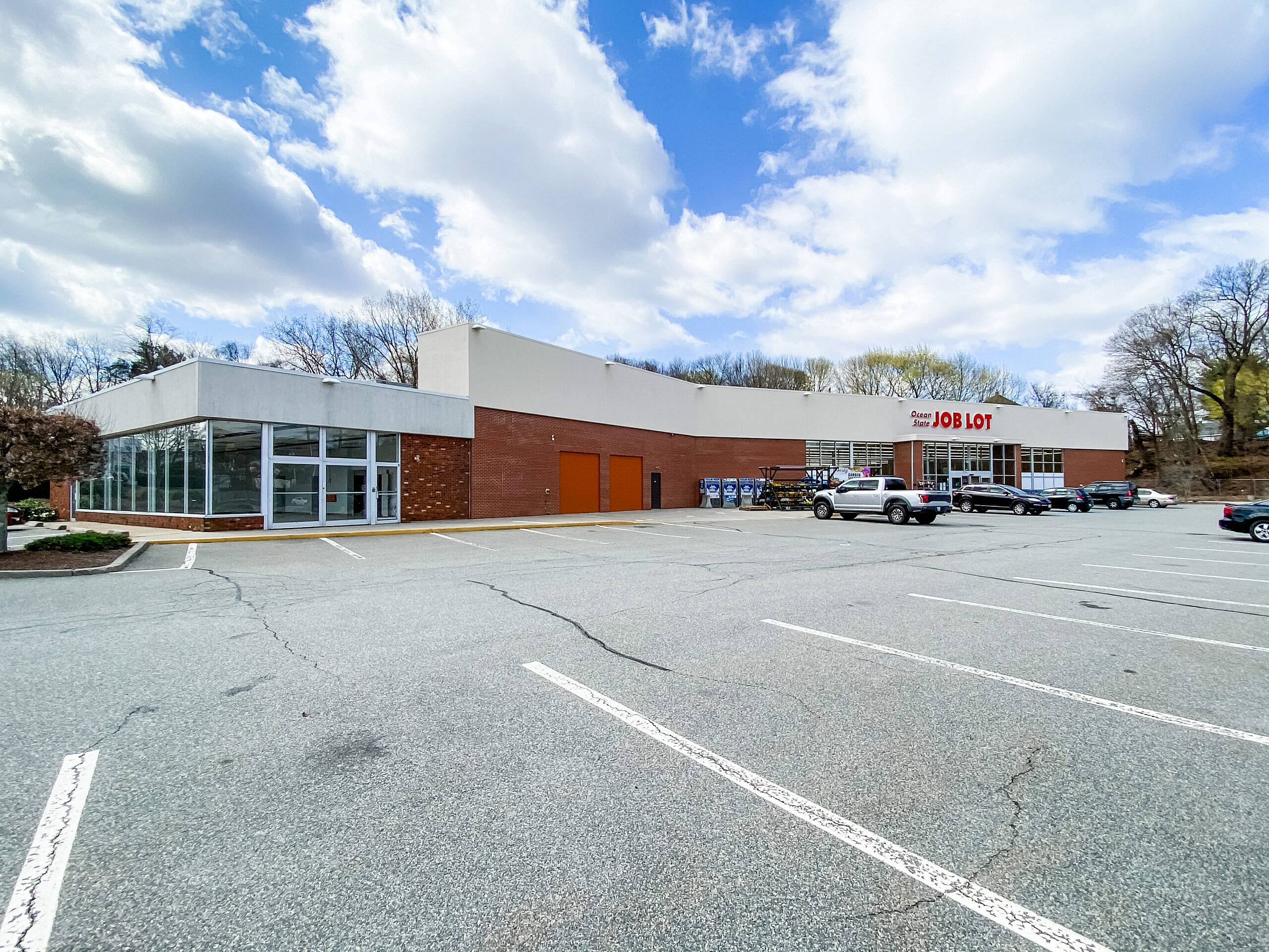 Commercial Real Estate Retail Spaces for Lease 148 Atwood Avenue