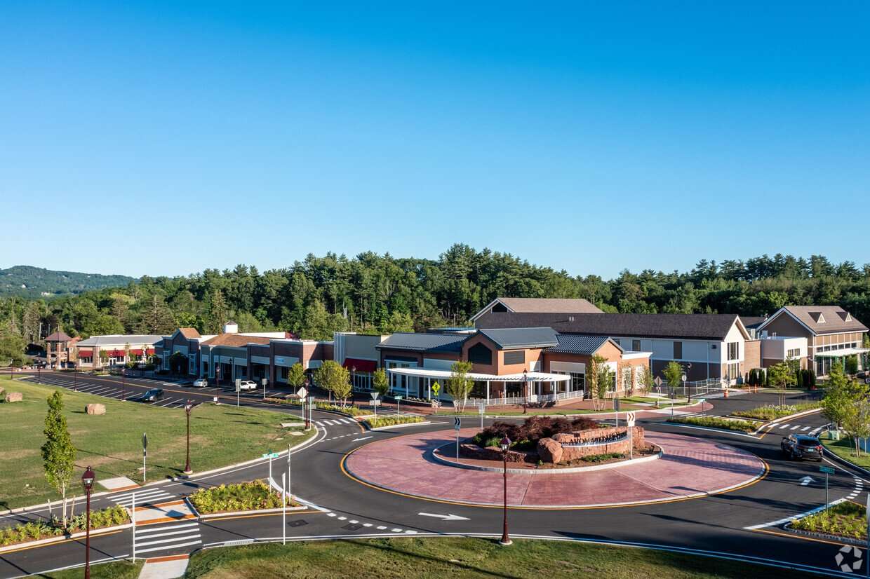 avon village center roundabout