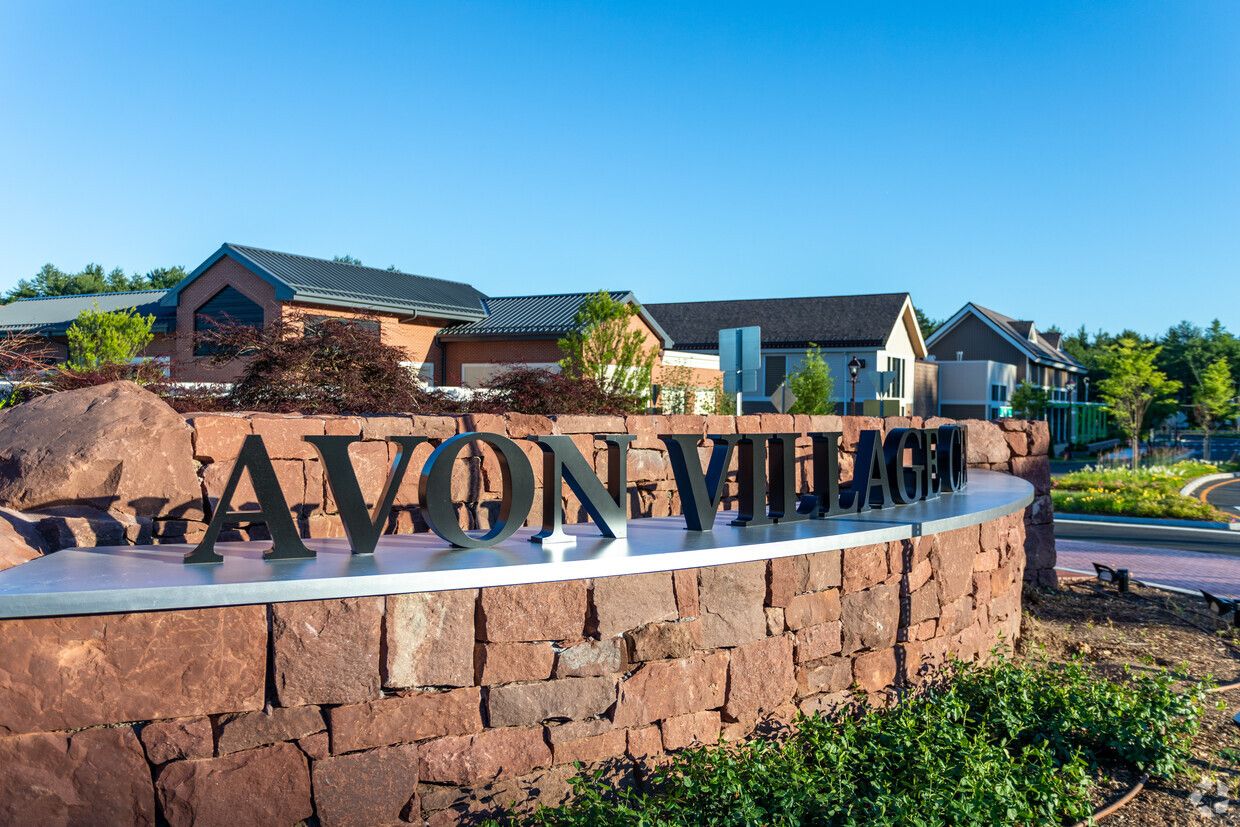 avon village center sign